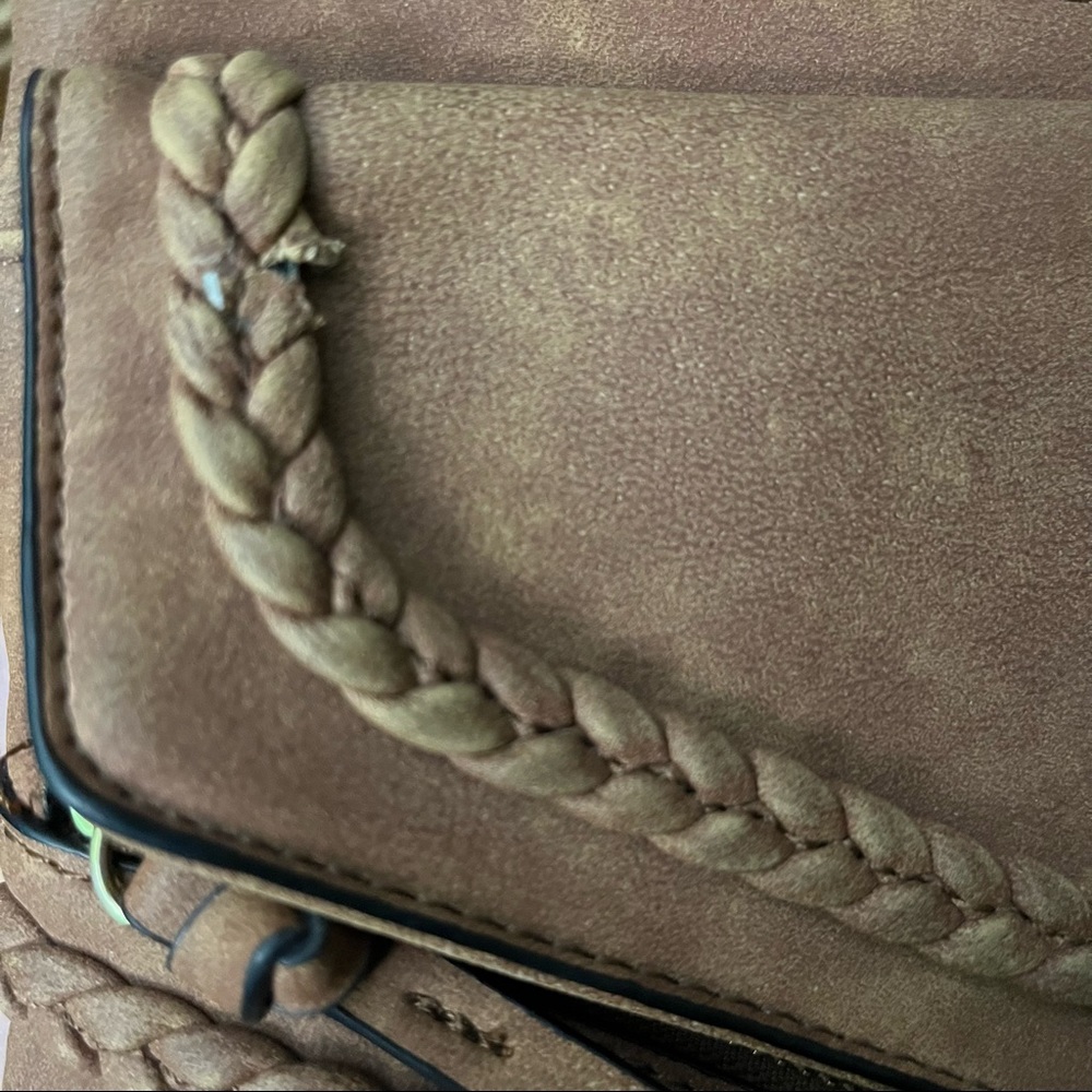 Love Culture | Braided Crossbody Bag - Picture 7 of 8